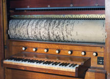 Barrel and finger organ
